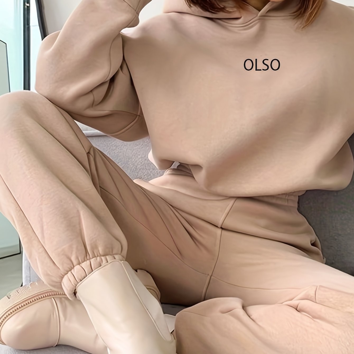 Conjunto Casual para Mujer – Sudadera con Estampado de Letras y Pantalón a Juego