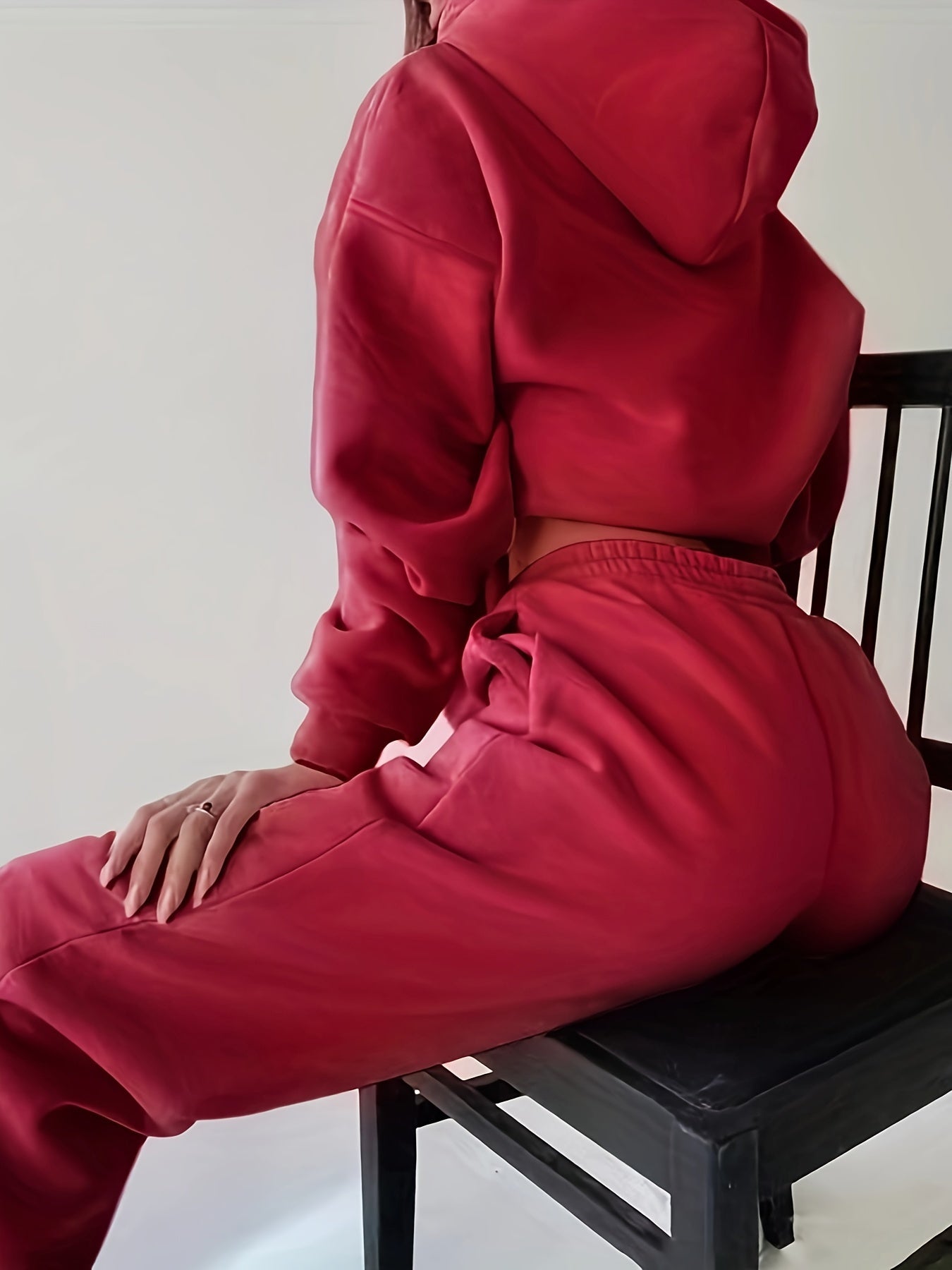 Conjunto Casual para Mujer – Sudadera con Estampado de Letras y Pantalón a Juego