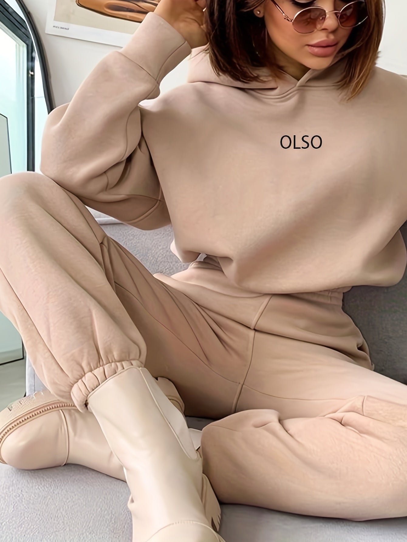 Conjunto Casual para Mujer – Sudadera con Estampado de Letras y Pantalón a Juego